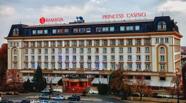 Отель Рамада Пловдив Тримонциум Пловдив-13